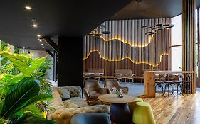 Giraffe Beach Hotel